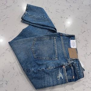 NWT - Mom jeans, comfort high waistband, loose fit
